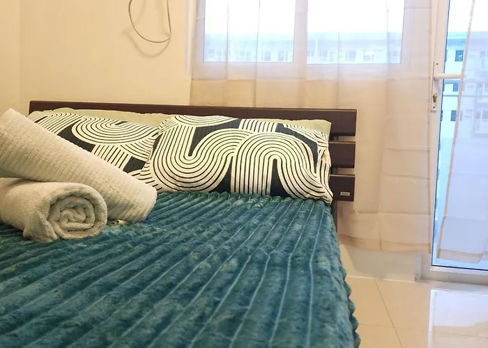 Sucat Cozy Staycation With Pool, Netflix, Wifi, Near Naia, Beside Sm Sucat Apartamento Manila