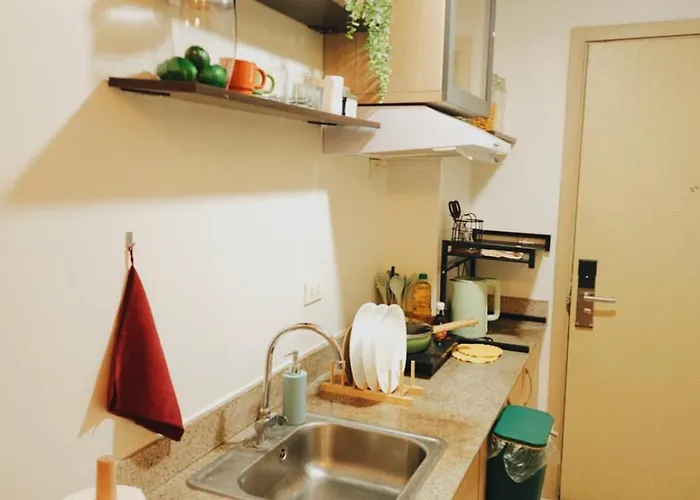 Sucat Cozy Staycation With Pool, Netflix, Wifi, Near Naia, Beside Sm Sucat Apartamento Manila